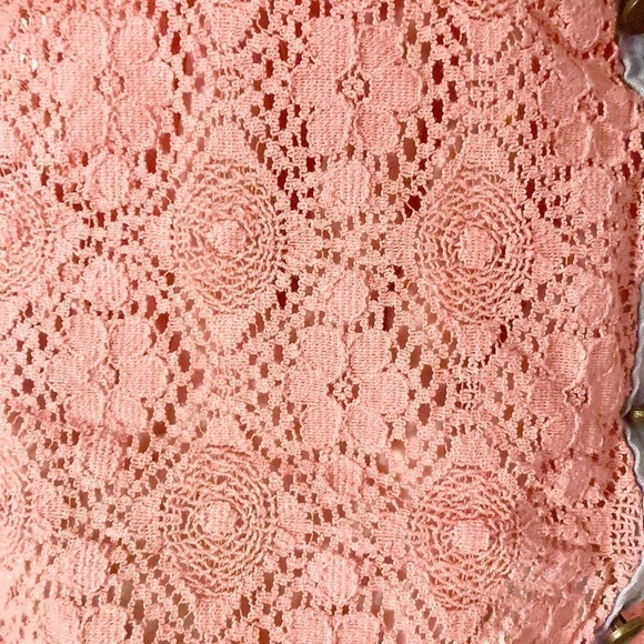 Rue21 Women's M Pink Crocheted Crop Top with Blue Trim - Picture 4 of 9